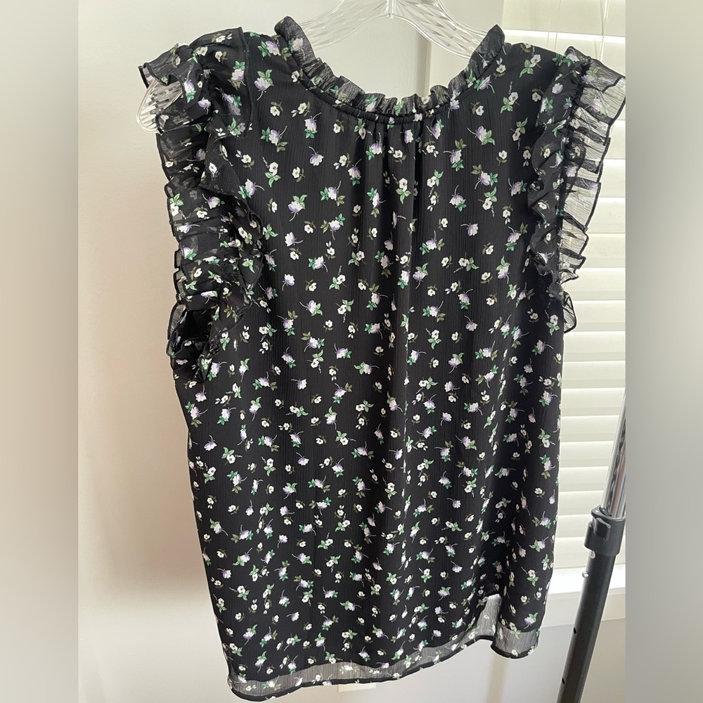 LOFT Black Floral Ruffle Shell Top - Picture 2 of 4